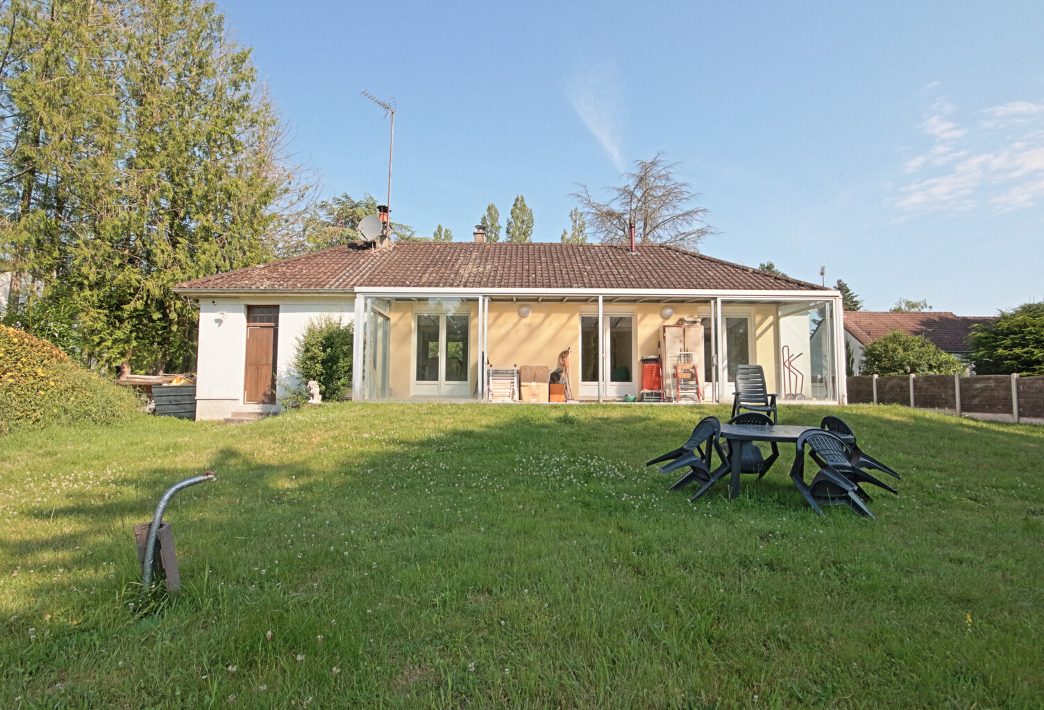 Maison avec cours d'eau — photo 1