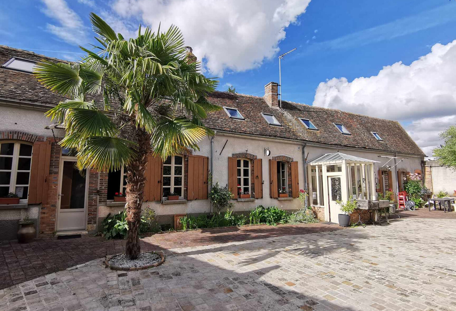 Spacieuse et charmante maison à 45 minutes l'est de FONTAINE — photo 1