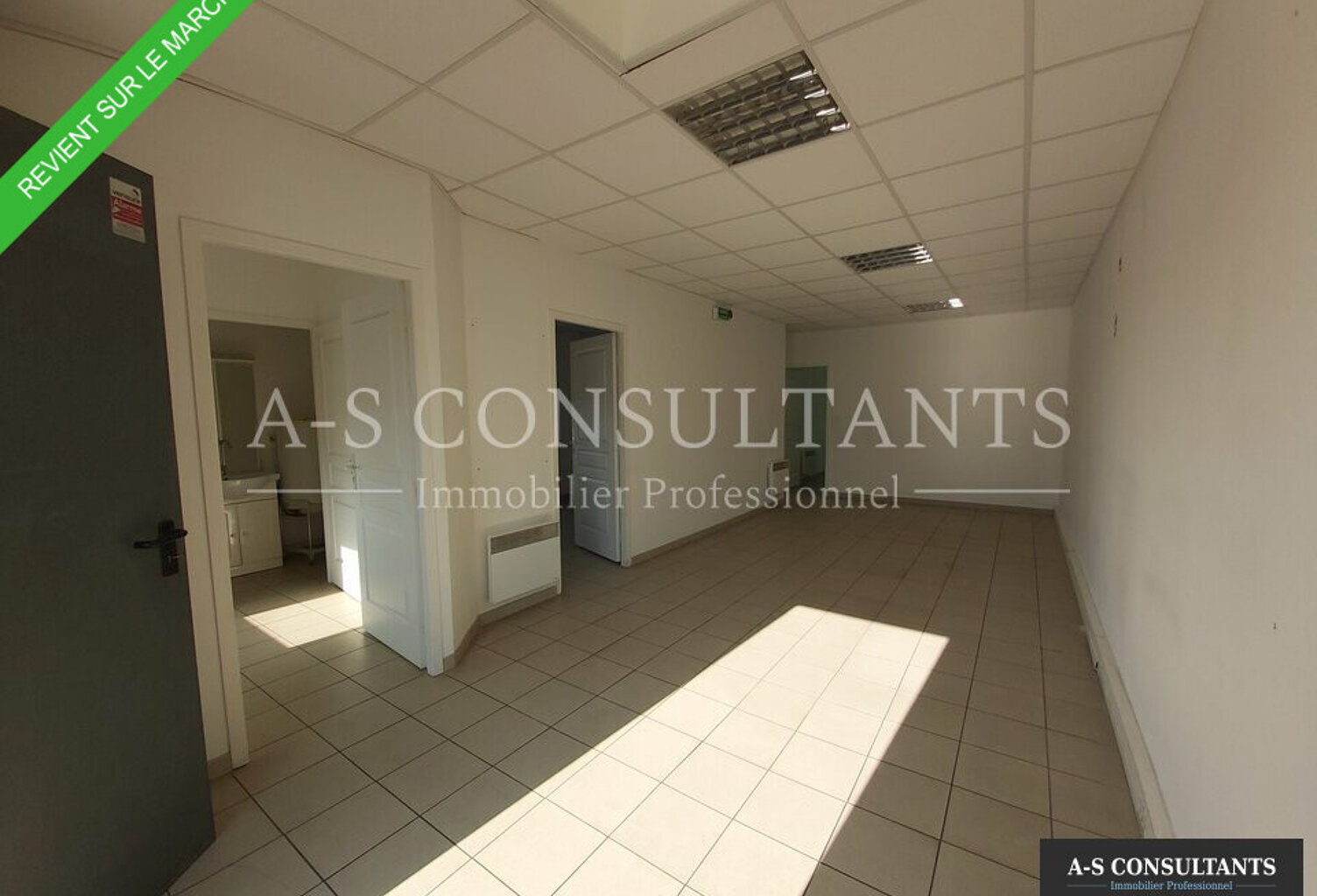 BUREAUX à louer — photo 1