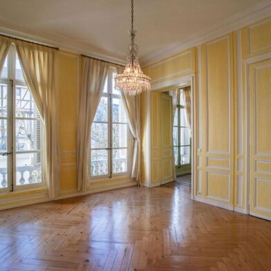 Appartement 9 pièces 869400 €