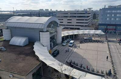 Bureaux devant la gare TVG de Saint-Pierre-des-Corps — photo du bien
