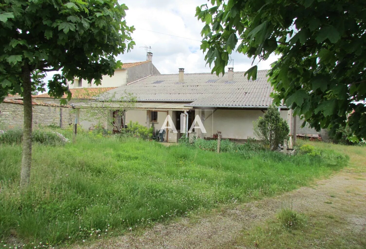 Maison de village  avec bâtiment agricole proche de chef Boutonn — photo 1