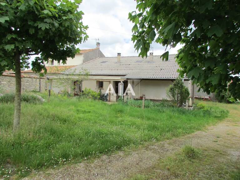 Maison de village  avec bâtiment agricole proche de chef Boutonn — photo 1
