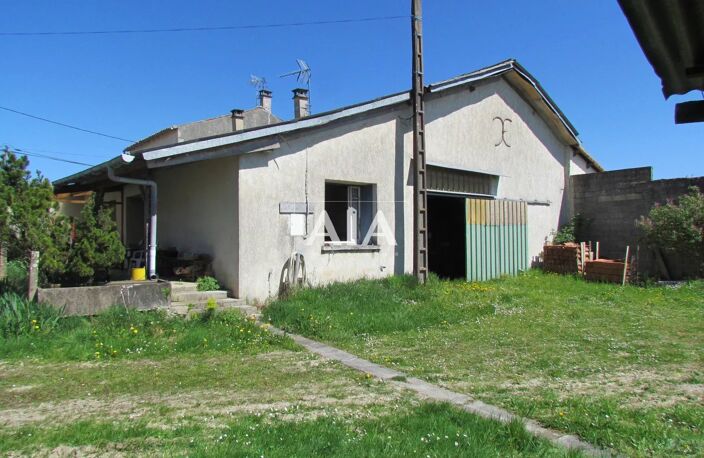 Maison de village  avec bâtiment agricole proche de chef Boutonn — photo 2