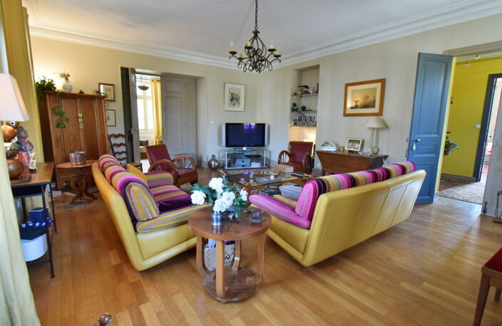 BELLE DEMEURE PROCHE COMMERCES — photo 2