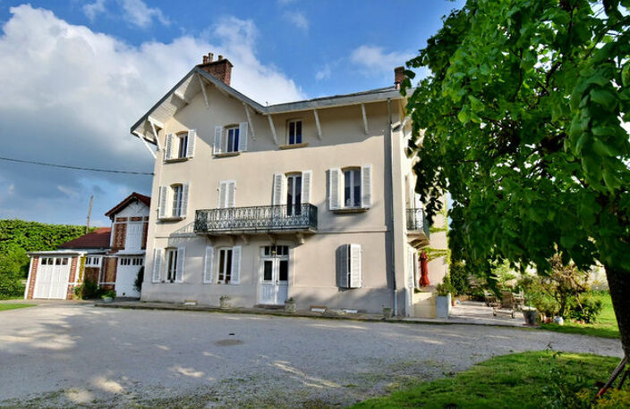 BELLE DEMEURE PROCHE COMMERCES — photo 3