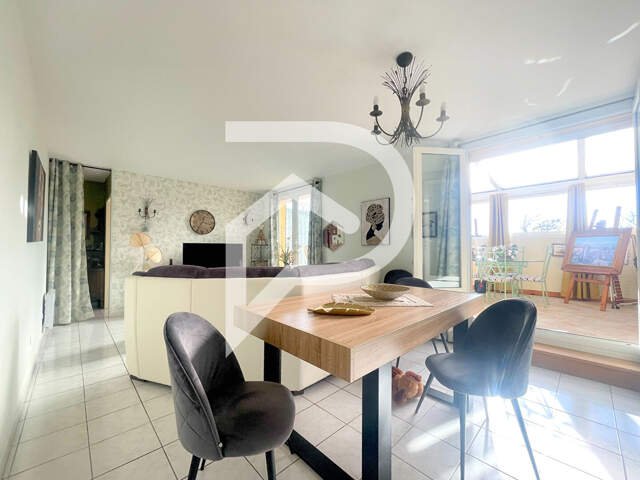 PERTUIS  appartement de 83 m² hab-avec 27 m² de veranda , ter... — photo du bien