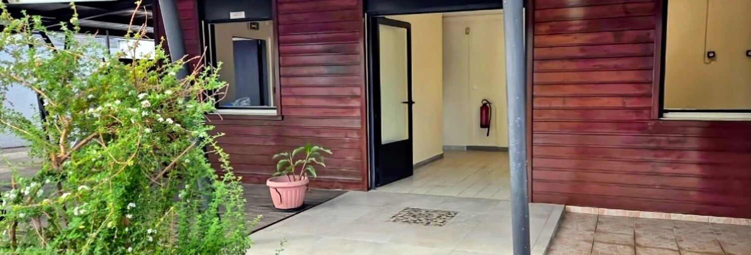 Commerce  33 m² à louer à Saint-Louis (97450)