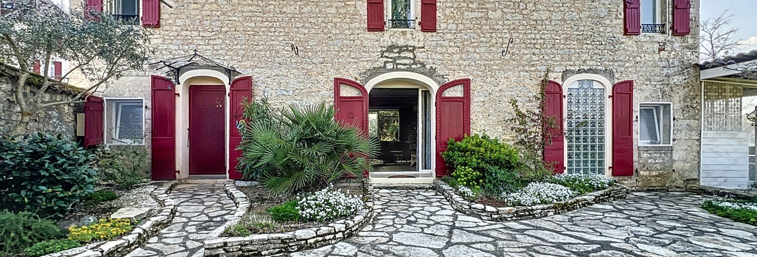 Maison 9 Pièces 230 m² à vendre à Albas (46140)