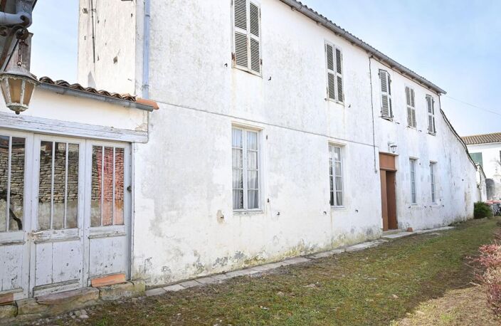 Maison ancienne centre La Couarde sur mer — photo 2