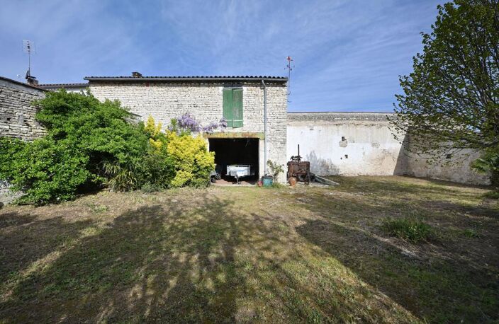 Maison ancienne centre La Couarde sur mer — photo 4