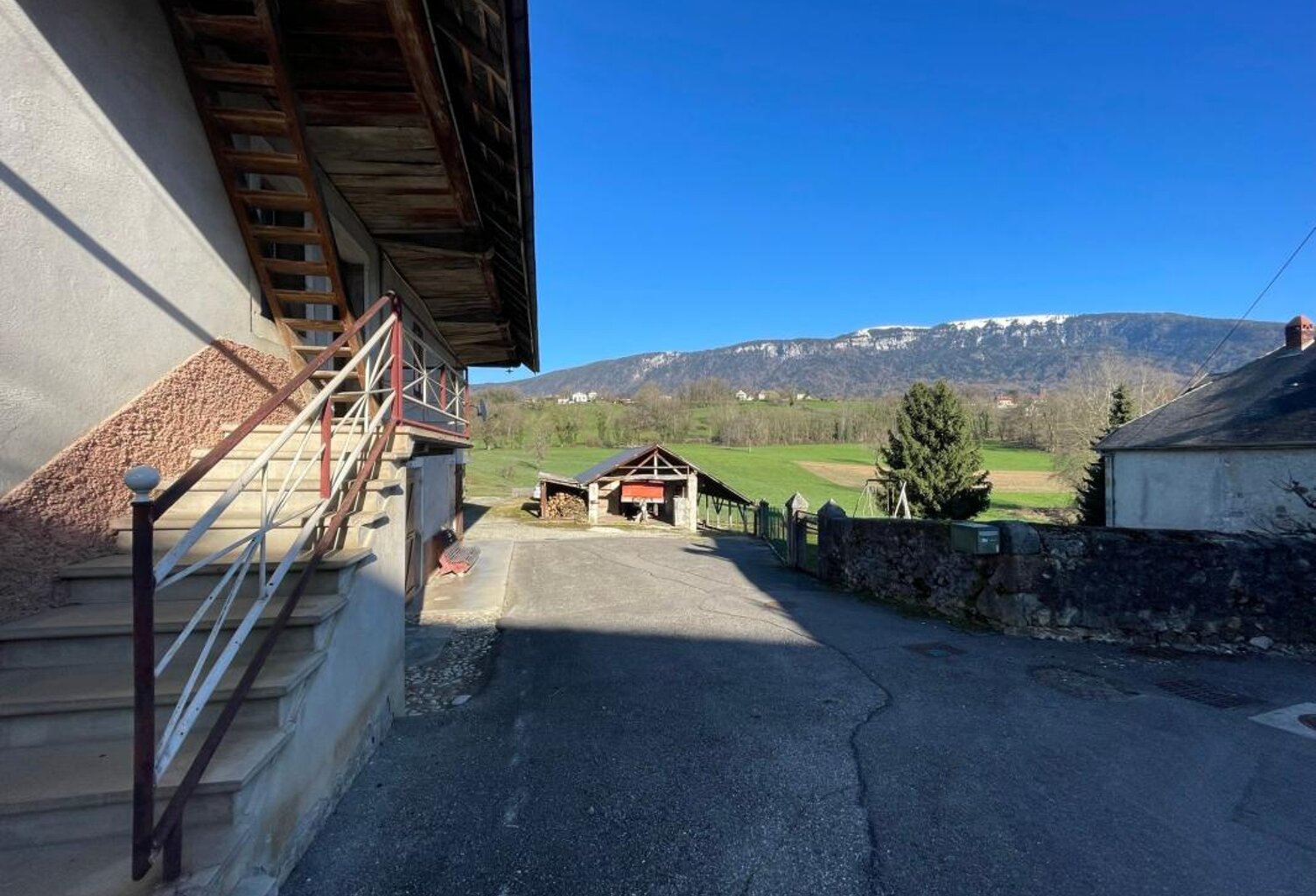 Bâtisse mitoyenne à vendre, à Mûres — photo 1