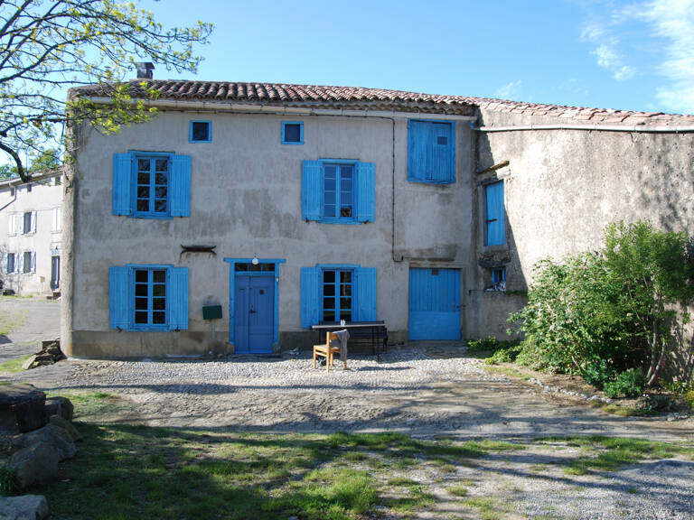 DE TERRAIN PRÉS ET FORETS + 320 M2 DE DÉPENDANCES — photo 1