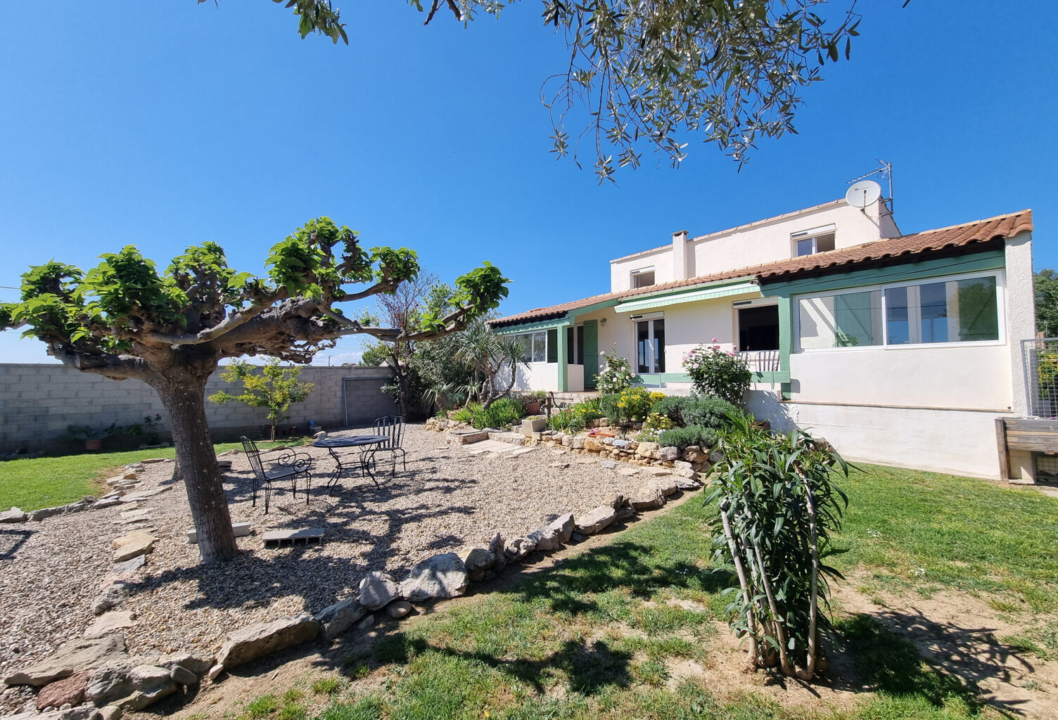 Maison de 115m2 sur un terrain de 1015m2 avec piscine et gar — photo 1