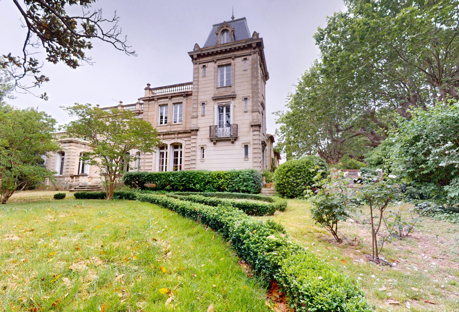 Maison de Maître de 15 pièces sur 360m2 dans son Parc arboré — photo 1