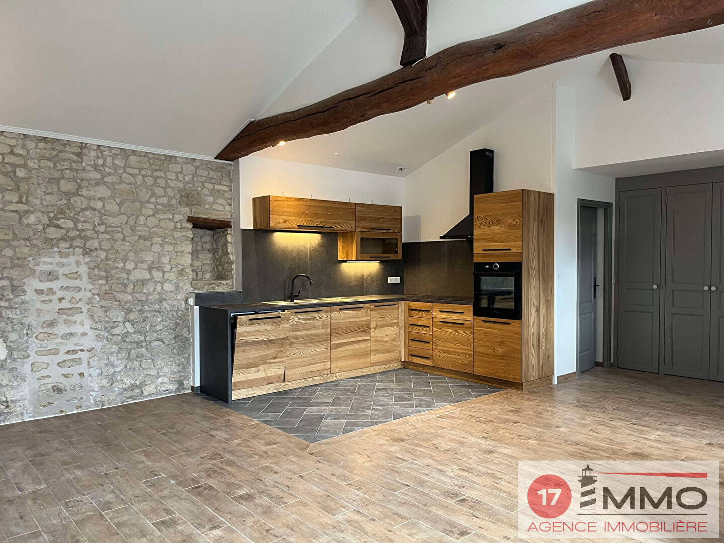 Villa / Maison  T4 à louer Salles-sur-Mer 17220