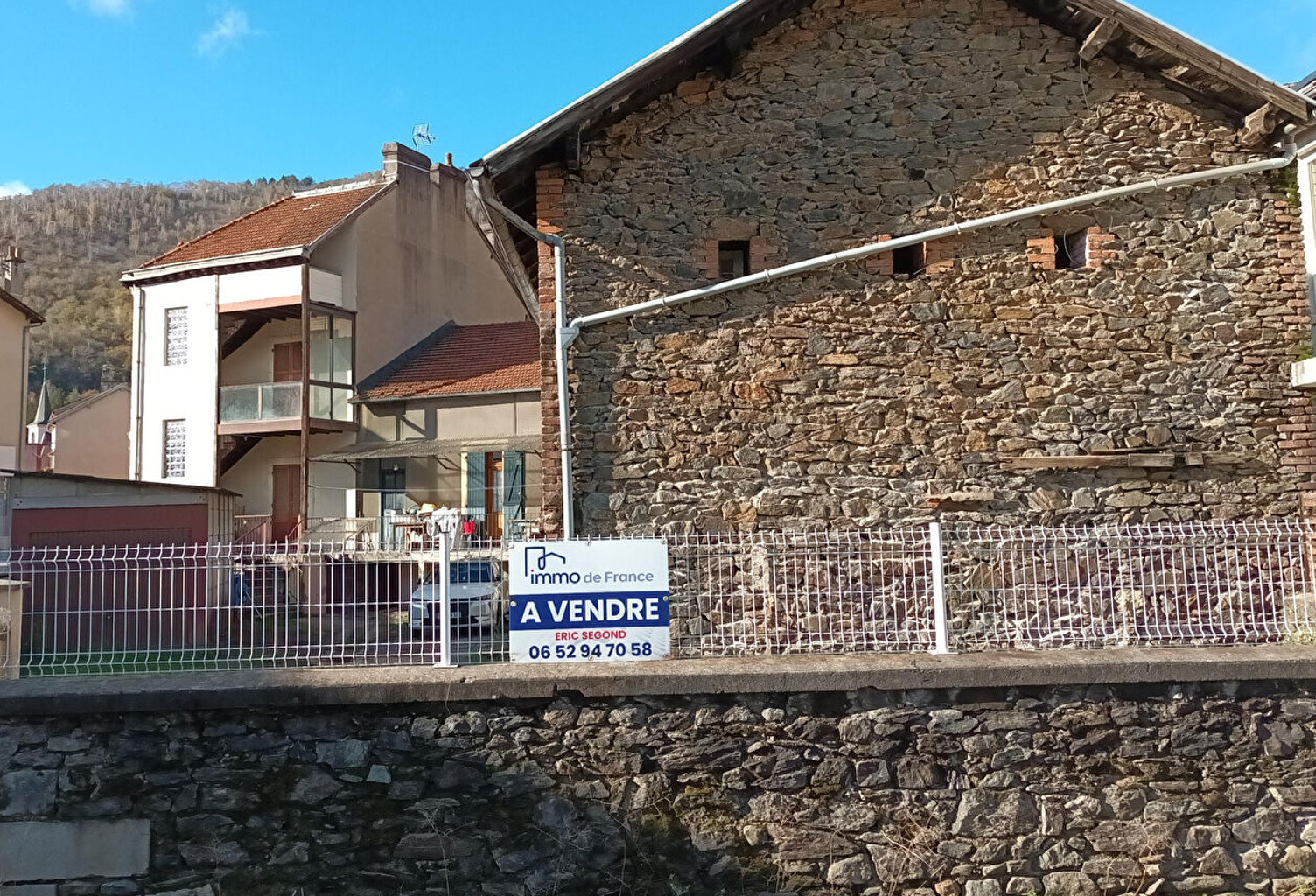 Viviez- 2 maisons-grange-cour et garage- EXCLUSIVITE- — photo 1