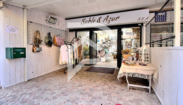 Local commercial 2 pièces  à vendre Lavandou (Le) 83980