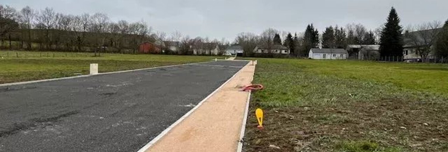 Terrain  1094 m² à vendre à Saint-Pierre-Roche (63210)