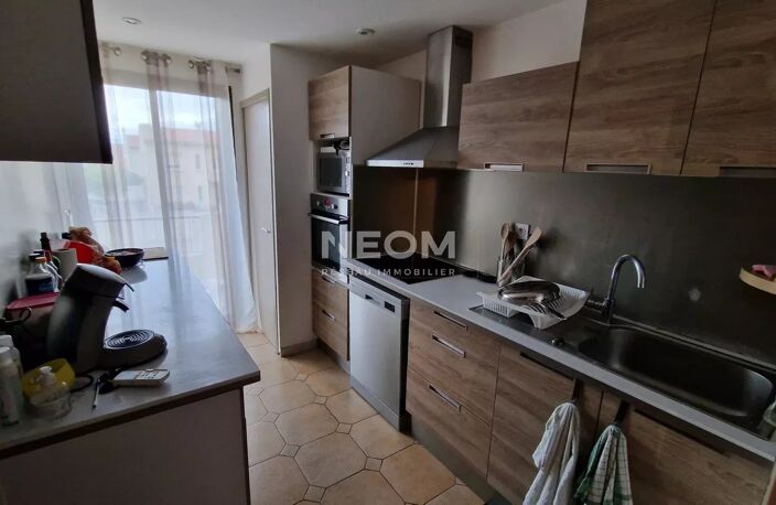 T4 AVEC BALCON ET GARAGE — photo 3
