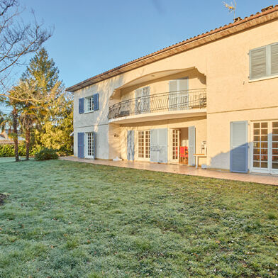 Maison 10 pièces 296 m²