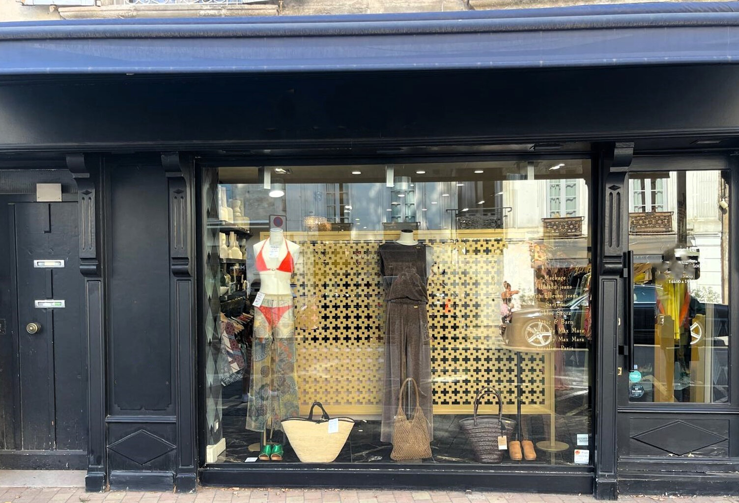 AVIGNON FONDS DE COMMERCE RUE JOSEPH VERNET — photo 1