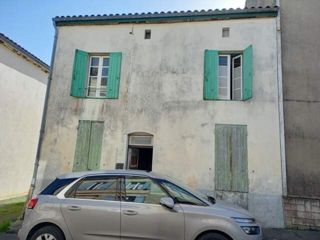 Maison de bourg de 5 pièces principales — photo du bien
