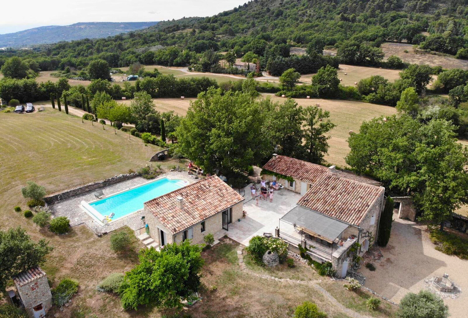 Propriété avec piscine et jardin — photo 1