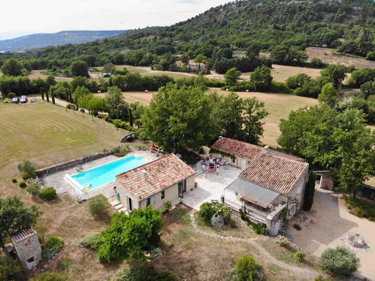 Propriété avec piscine et jardin — photo 1