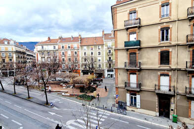 Appartement 3 pièces 99975 €