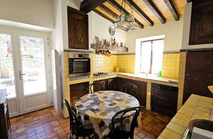 Pays de Forcalquier Maison en pierres 250 m2 sur 3900 m2 — photo 4