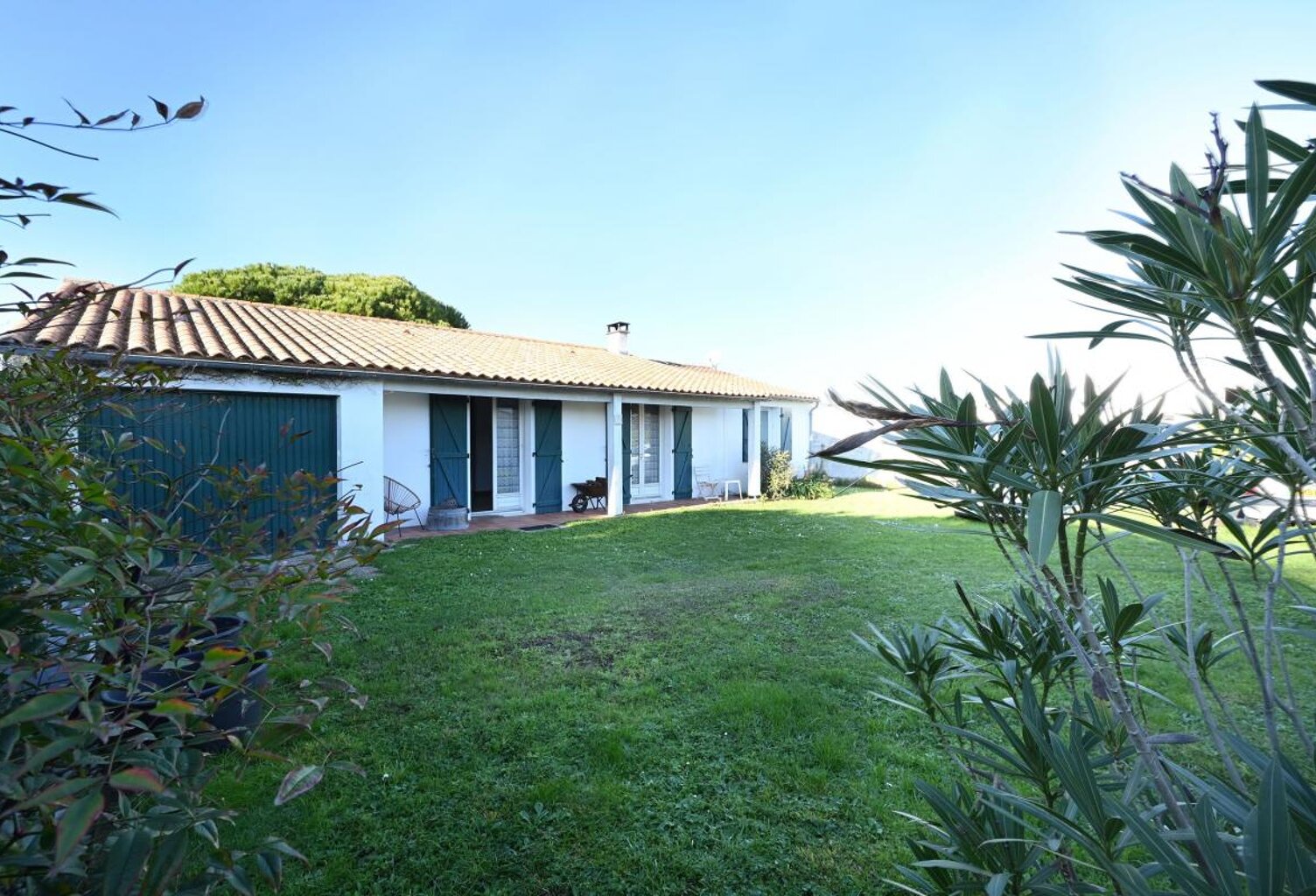 Maison À Vendre à ARS EN RE entre plage et centre village — photo 1