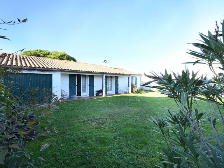 Maison À Vendre à ARS EN RE entre plage et centre village — photo 1