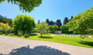 Maison 9 Pièces 628 m² à vendre à Cabannes (13440)