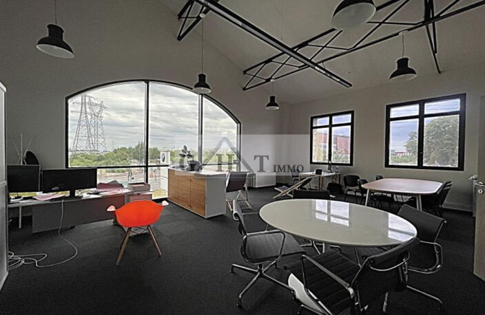 ENTREPOT BUREAUX A LOUER A GENNEVILLIERS — photo 4