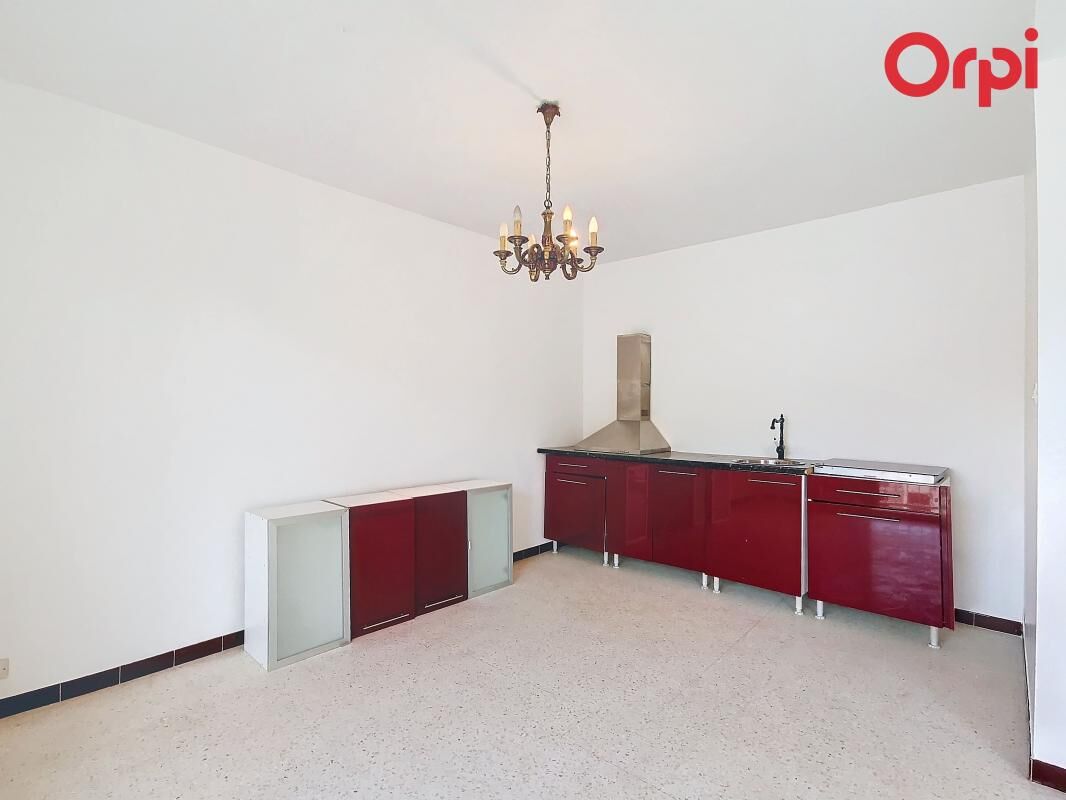 Photo Appartement T4 à vendre de plus de 76 m², parking collectif, 5ème étage, ascenseur et cave à LA VALETTE-DU-VAR image 2/4