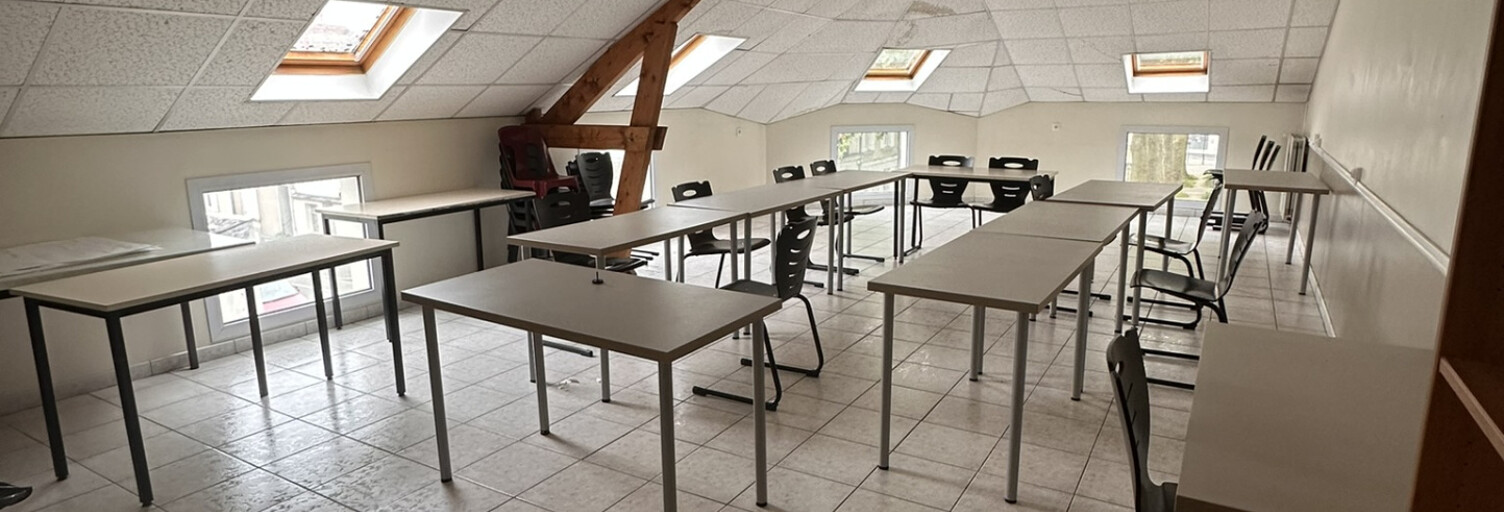 Bureau  142 m² à louer à Angers (49000)