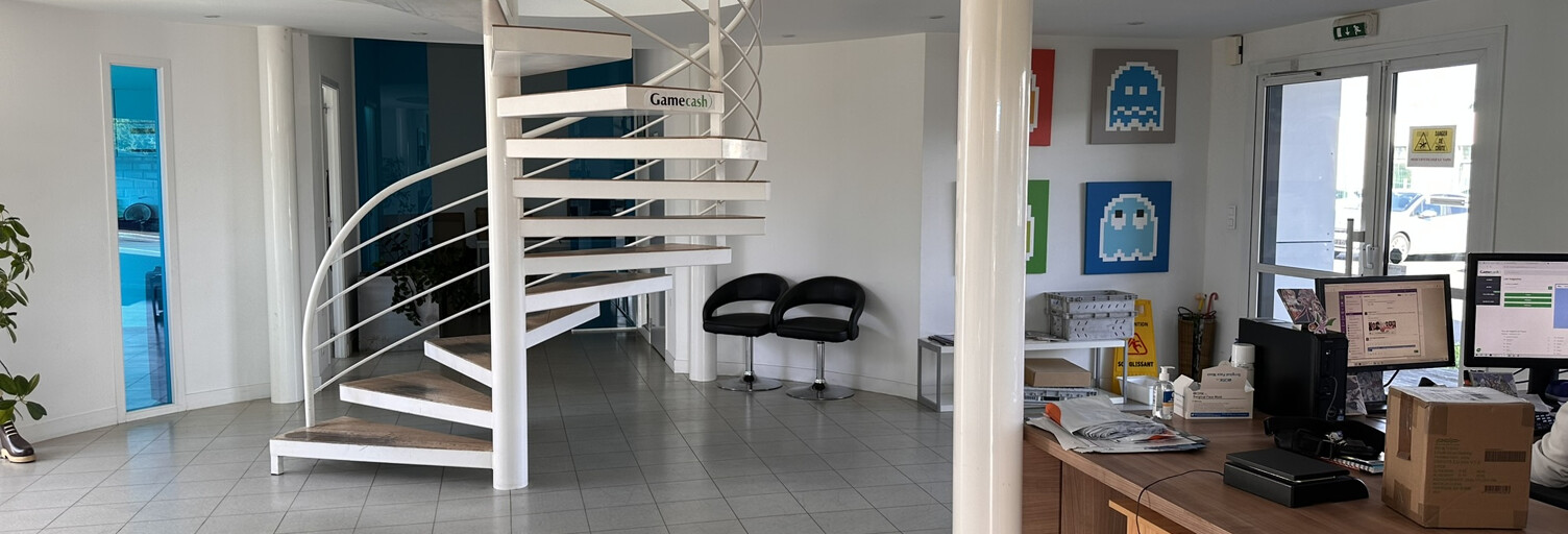 Bureau  360 m² à louer à Beaucouzé (49070)