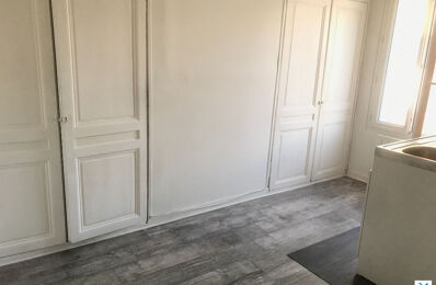 location appartement 350 € CC /mois à proximité de Sotteville-Lès-Rouen (76300)