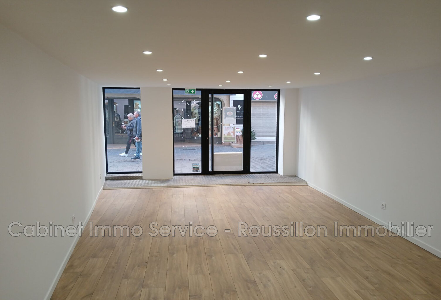 professionnel local commercial — photo 1