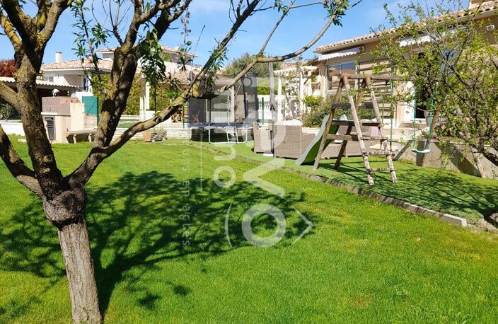 Villa — photo 3