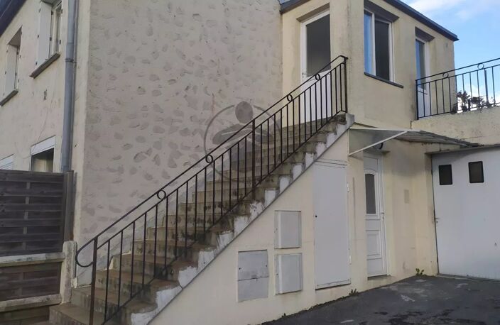 CHIGNY-LES-ROSES (51500) - Maison avec 2 appartements loués — photo 2