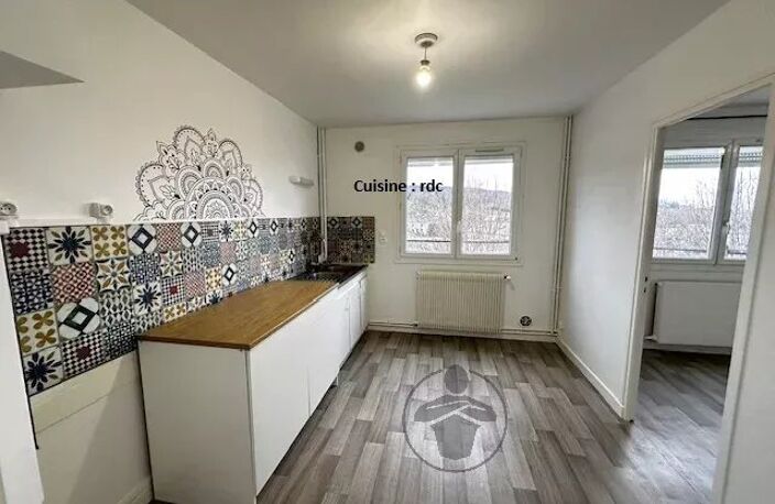 CHIGNY-LES-ROSES (51500) - Maison avec 2 appartements loués — photo 4