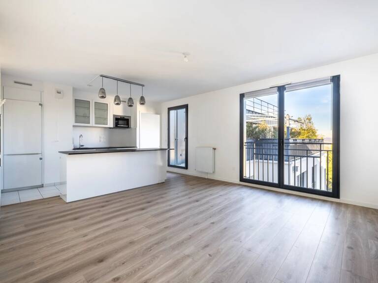 SOUS OFFRE : APPARTEMENT DE 2021 AVEC BALCON AU CALME — photo 1