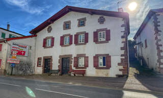 Maison 12 Pièces 247 m² à vendre à Saint-Jean-Pied-de-Port (64220)