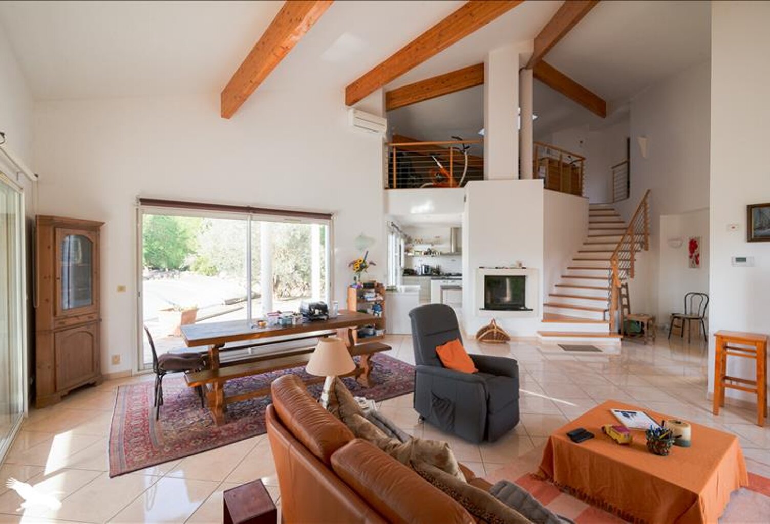 Contemporaine de 6 pièces principales — photo 1