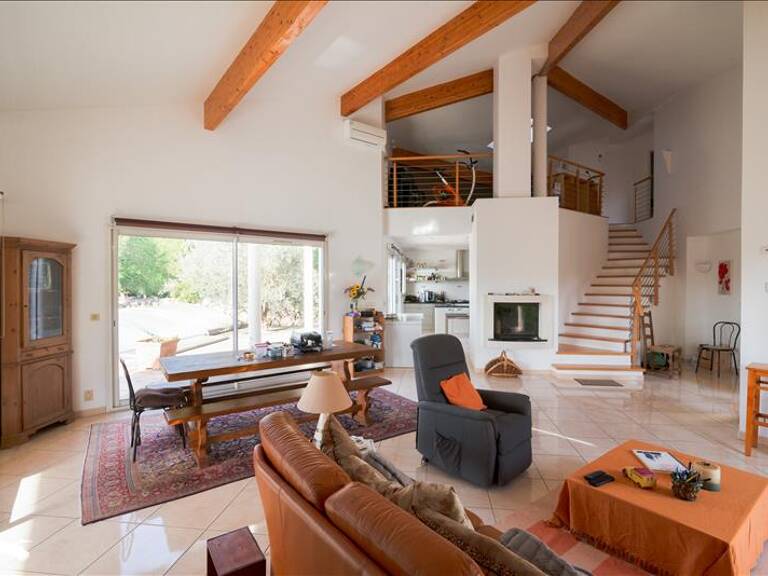 Contemporaine de 6 pièces principales — photo 1