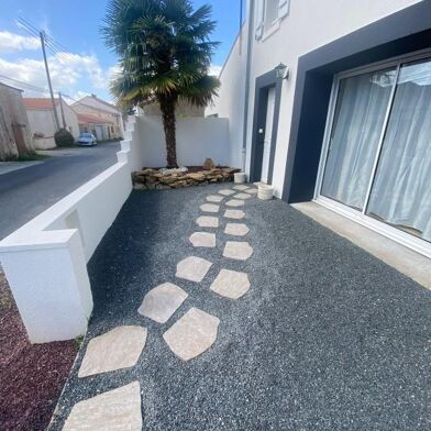 Maison 6 pièces 299940 €