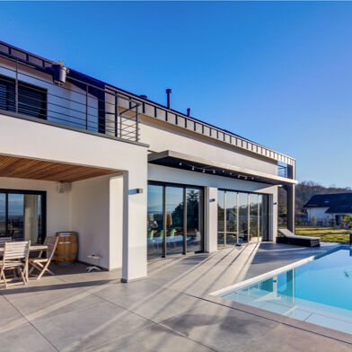 Maison 4 pièces 873600 €