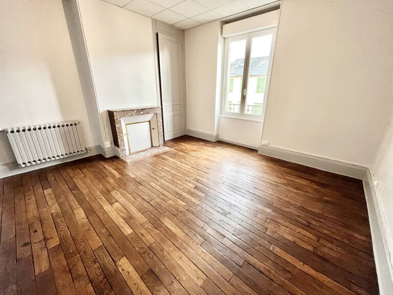 TYPE 1 - 37 M2 - PROCHE MAIRIE - CUISINE ÉQUIPÉE RECENTE — photo 1